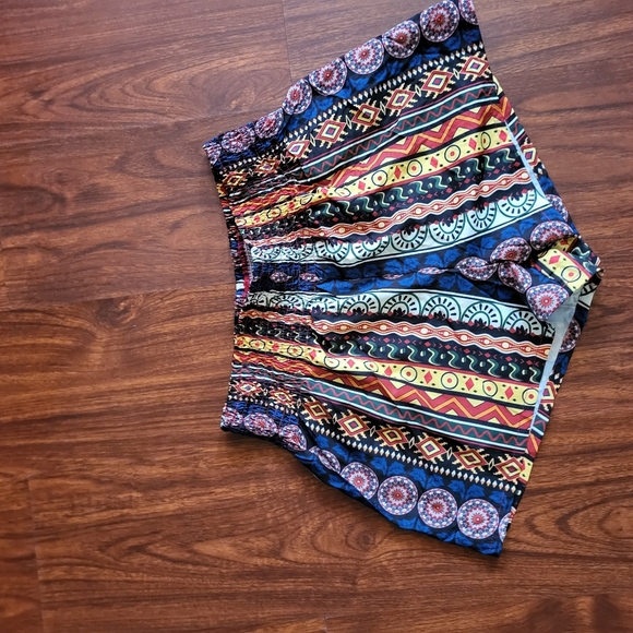 Womens Multicoloured Geometric Polyester Cut-Off Shorts Size L Regular - Picture 4 of 8